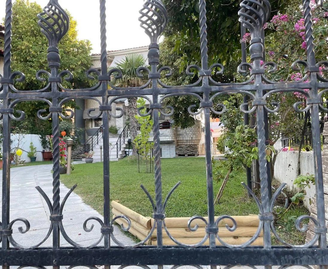 Vila Nikiti Palataki