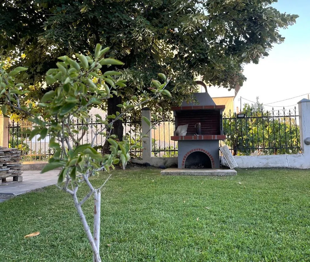 Vila Nikiti Palataki